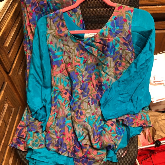 Vintage Chez Zvanni Silk Top & Skirt- 489 $70 or $65 w/offer - Picture 1 of 6